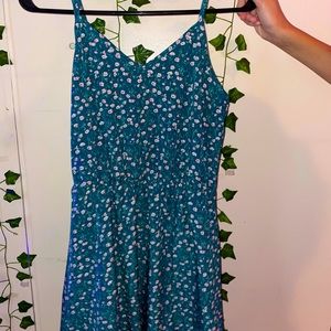 💚 Evergreen floral strapped dress